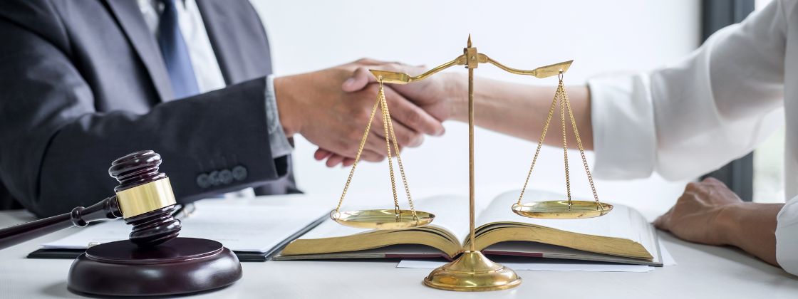 Advogado de Direito de Família na Mooca em atendimento com cliente